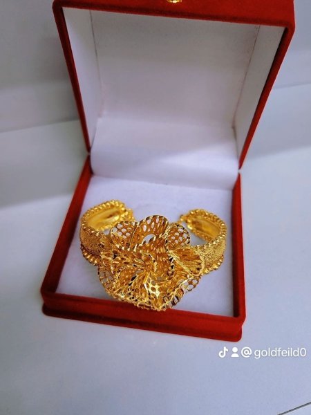 سوارة وردة فيوجن