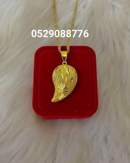 تعليقة نصف لوزة مع سنسالها