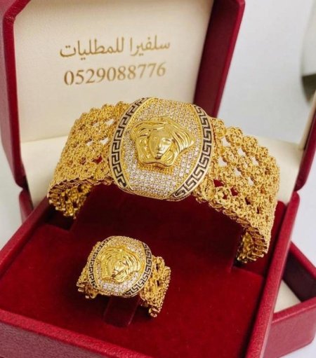 سوارة فرزاكي مع خاتمها